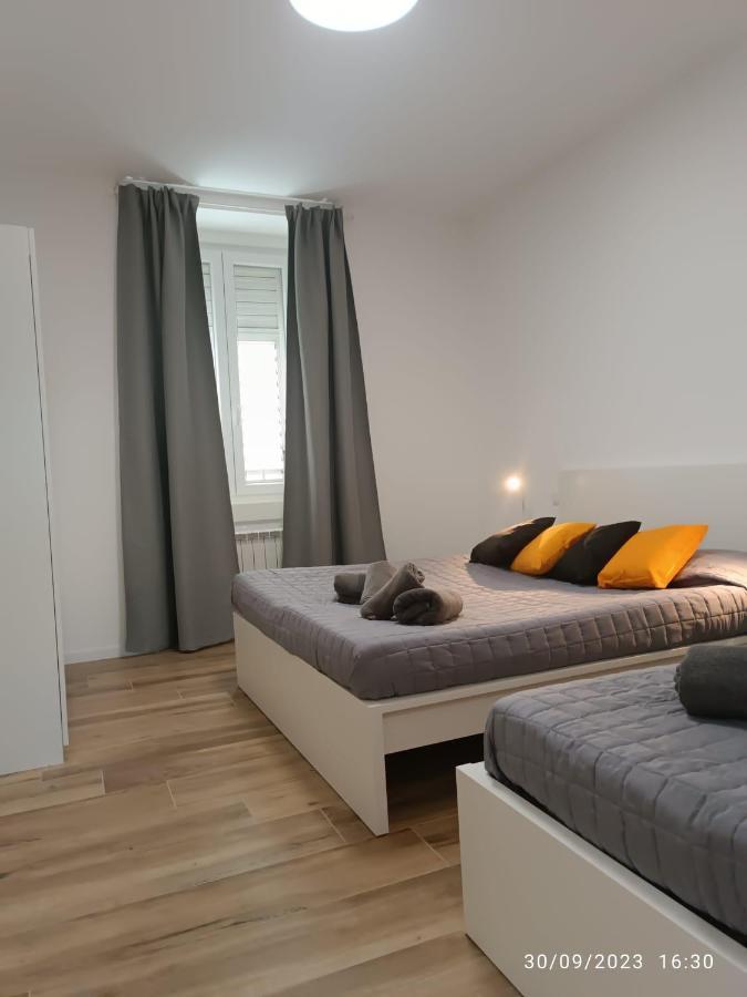 Casa Vacanze Mami Apartment ตรีเอสเต ภายนอก รูปภาพ